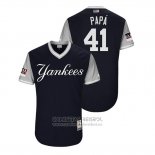 Camiseta Beisbol Hombre New York Yankees Miguel Andujar 2018 LLWS Players Weekend Papa Azul