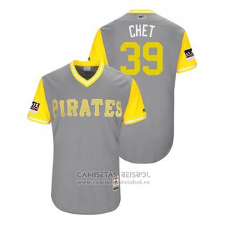 Camiseta Beisbol Hombre Pittsburgh Pirates Chad Kuhl 2018 LLWS Players Weekend Chet Gris