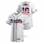 Camiseta Beisbol Hombre Atlanta Braves Chipper Jones 2020 Stars & Stripes 4th of July Blanco