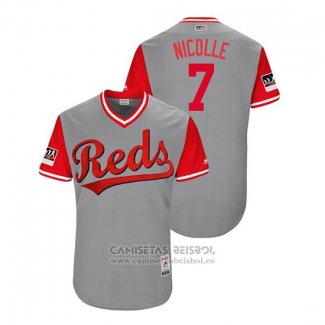 Camiseta Beisbol Hombre Cincinnati Reds Eugenio Suarez 2018 LLWS Players Weekend Nicolle Gris