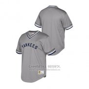 Camiseta Beisbol Hombre New York Yankees Cooperstown Collection Mesh Wordmark Gris