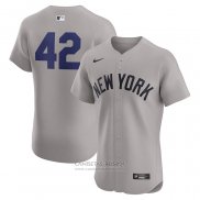 Camiseta Beisbol Hombre New York Yankees Road 2024 Jackie Robinson Day Elite Gris