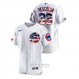 Camiseta Beisbol Hombre Chicago Cubs Daniel Descalso 2020 Stars & Stripes 4th of July Blanco