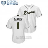 Camiseta Beisbol Hombre Atlanta Braves Ozzie Albies 2018 Dia de los Caidos Cool Base Blanco