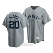 Camiseta Beisbol Hombre New York Yankees Jorge Posada Cooperstown Collection Road Gris