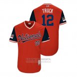 Camiseta Beisbol Hombre Washington Nationals Howie Kendrick 2018 LLWS Players Weekend Truck Rojo