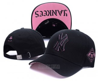 Gorra New York Yankees Negro Rosa6