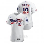 Camiseta Beisbol Hombre Los Angeles Dodgers Justin Turner 2020 Stars & Stripes 4th of July Blanco
